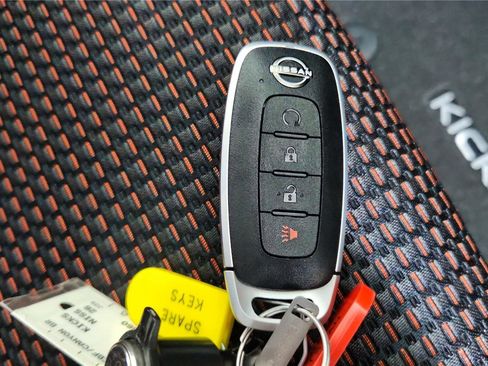 New 2026 Nissan Kicks SR w/ Cold Weather Package image 37