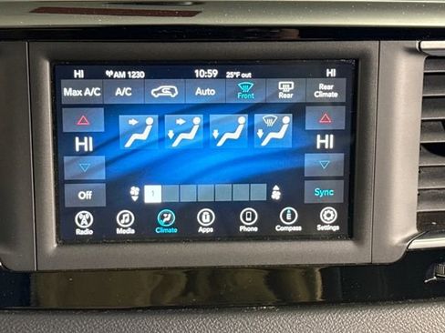 Used 2020 Chrysler Pacifica Touring w/ S Appearance Package image 24