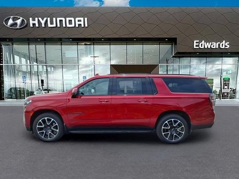 Used 2022 Chevrolet Suburban RST w/ Luxury Package AWD/4WD image 10
