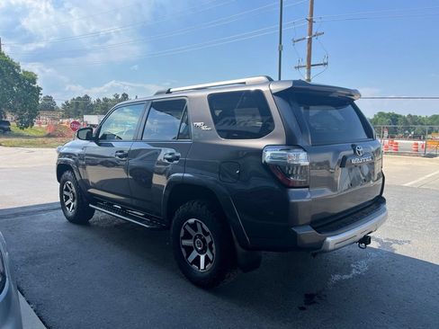 Used 2018 Toyota 4Runner TRD Off-Road Premium AWD/4WD image 4