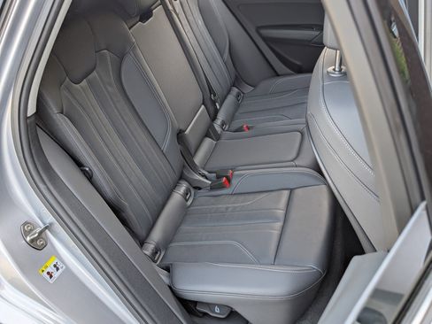 Used 2025 Audi Q5 e Premium image 21