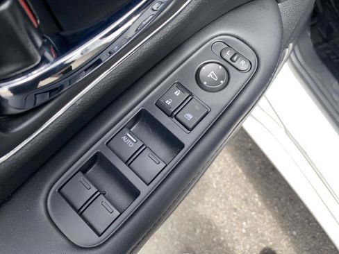 Used 2020 Honda HR-V Touring image 16