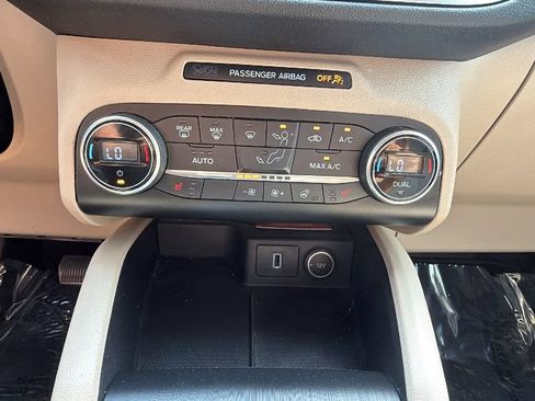 Used 2020 Ford Escape Titanium FWD image 25