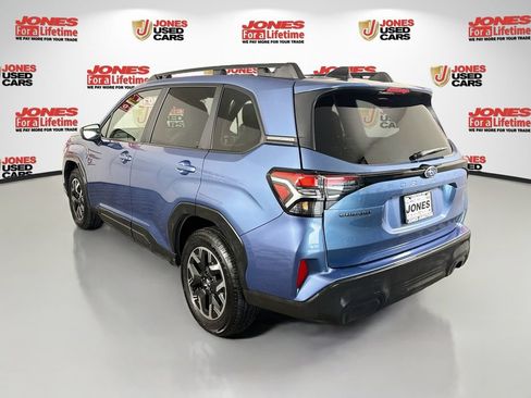 Certified 2025 Subaru Forester Premium AWD/4WD image 2