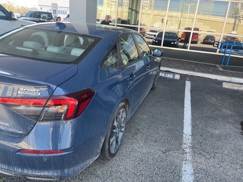 Used 2025 Honda Civic Sport Touring image 2