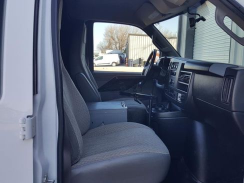 Used 2023 GMC Savana 2500 Extended w/ Driver Convenience Package image 23