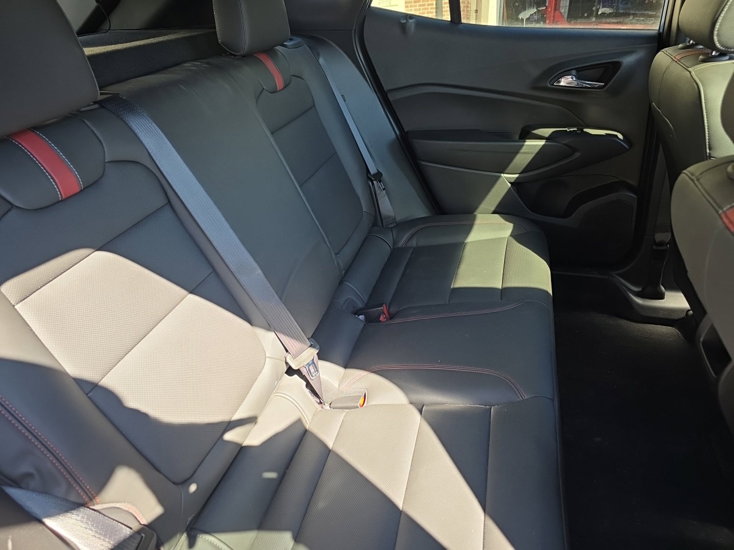 Used 2024 Chevrolet Trax RS w/ Sunroof Package FWD image 31