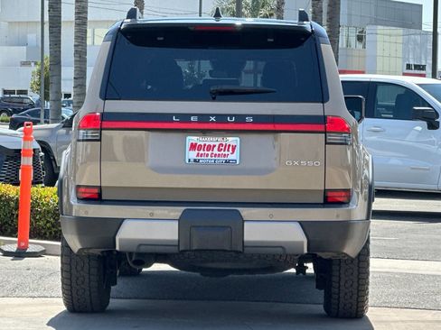 Used 2025 Lexus GX 550 image 5