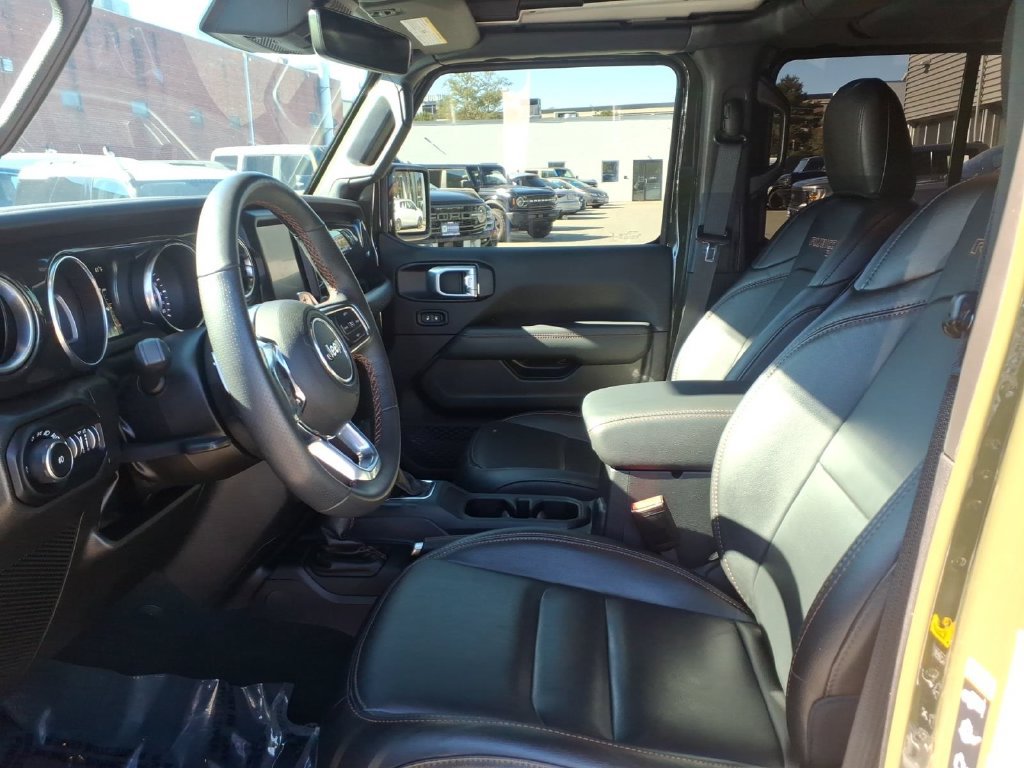 Used 2022 Jeep Wrangler Unlimited Rubicon w/ Trailer Tow Package AWD/4WD image 18