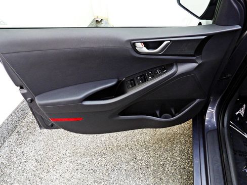 Used 2018 Hyundai Ioniq Blue FWD image 7