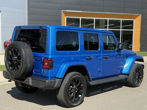 Used 2021 Jeep Wrangler Unlimited Sahara w/ Cold Weather Group image 2