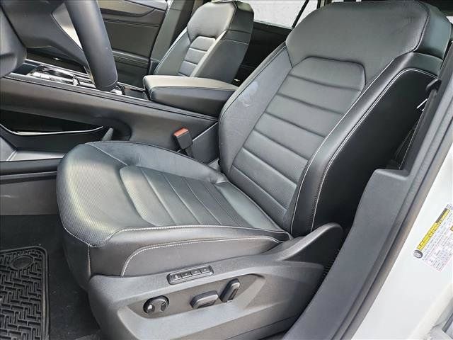 Used 2024 Volkswagen Atlas Cross Sport SEL R-Line AWD/4WD image 17