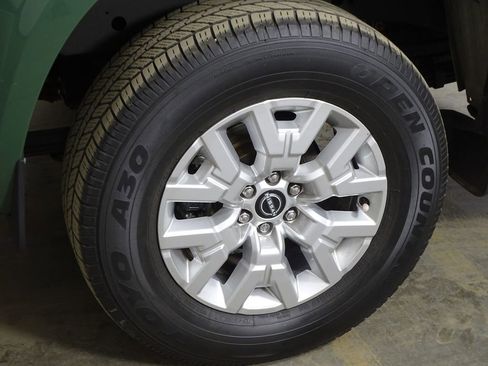 Used 2023 Nissan Frontier SV w/ Technology Package image 34