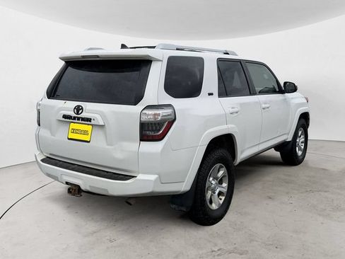 Used 2016 Toyota 4Runner SR5 AWD/4WD image 5