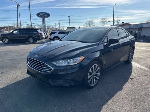 Used 2020 Ford Fusion SE AWD/4WD image 2
