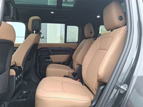 New 2026 Land Rover Defender 130 X-Dynamic SE image 5