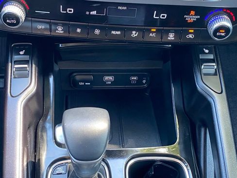 Used 2025 Kia Telluride S AWD/4WD image 23