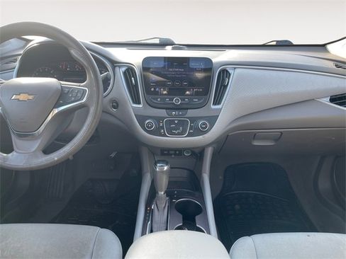 Used 2020 Chevrolet Malibu LS image 11