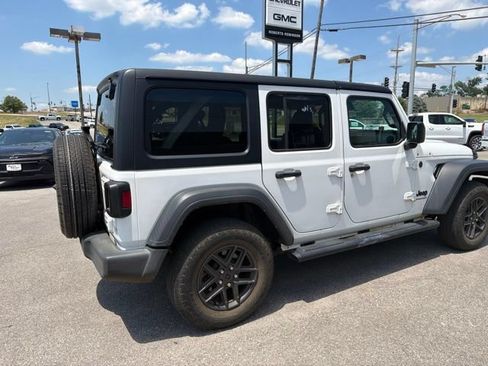 Used 2024 Jeep Wrangler Unlimited Sport AWD/4WD image 17