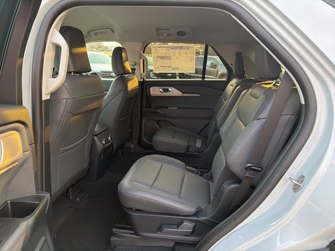 New 2026 Ford Explorer Active w/ Active Comfort Package image 13