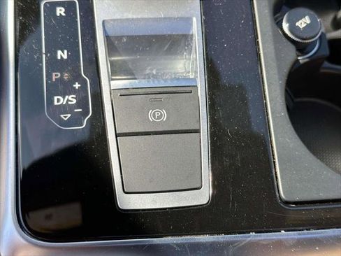 Used 2023 Audi Q8 Premium Plus w/ Premium Plus Package image 31