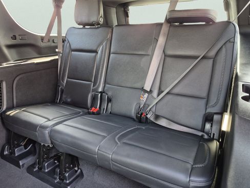 Used 2025 GMC Yukon XL Denali AWD/4WD image 19