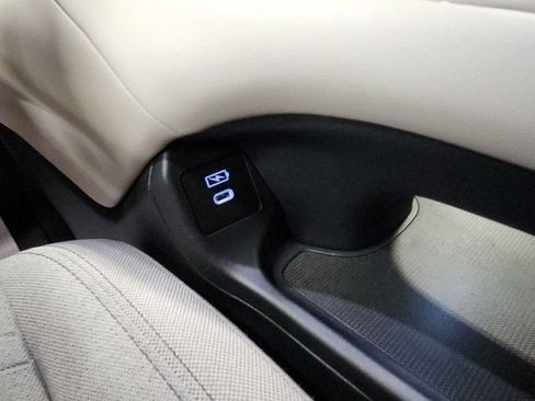 Used 2024 Honda HR-V LX image 17