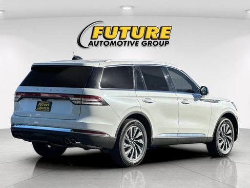 New 2026 Lincoln Aviator AWD image 3