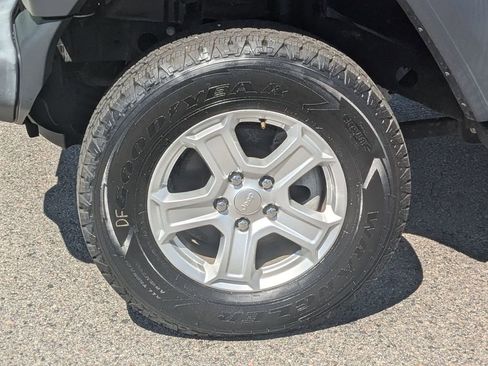 Used 2019 Jeep Wrangler Unlimited Sport S AWD/4WD image 9