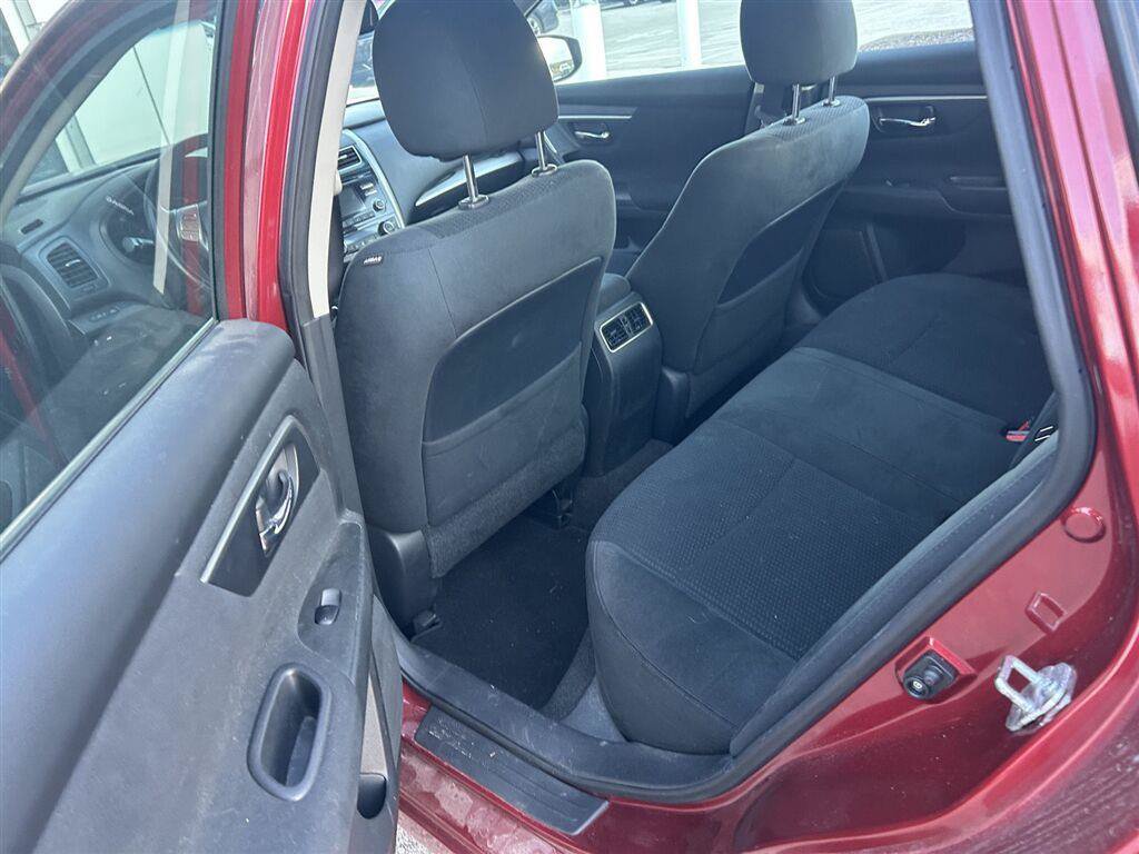 Used 2015 Nissan Altima 2.5 SV w/ Convenience Package FWD image 5