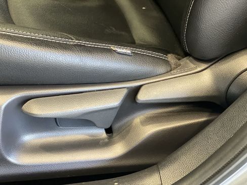 Used 2020 Toyota Corolla LE w/ Carpet Mat Package (TMS) FWD image 15