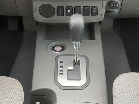 Certified 2021 Nissan Frontier SV w/ Midnight Edition Floor Mats image 19