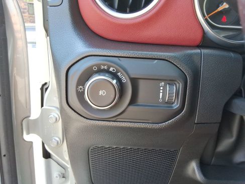 Used 2023 Jeep Wrangler Unlimited Rubicon 392 AWD/4WD image 41
