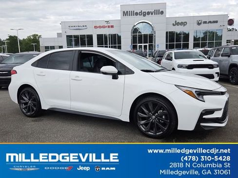 Used 2024 Toyota Corolla SE FWD image 1