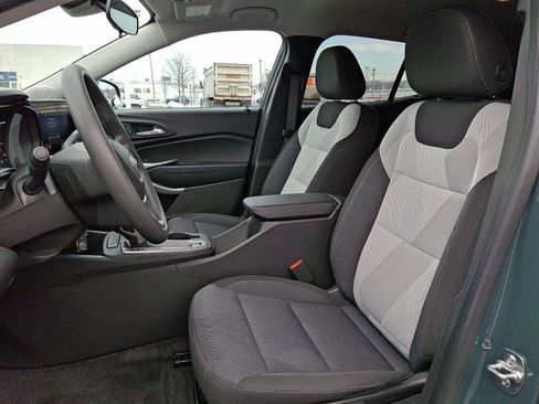 Used 2025 Chevrolet Trax LS w/ LS Convenience Package image 13