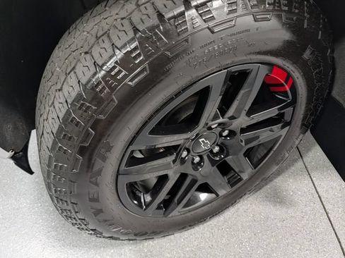 Used 2024 Chevrolet Silverado 1500 RST w/ Redline Edition AWD/4WD image 9