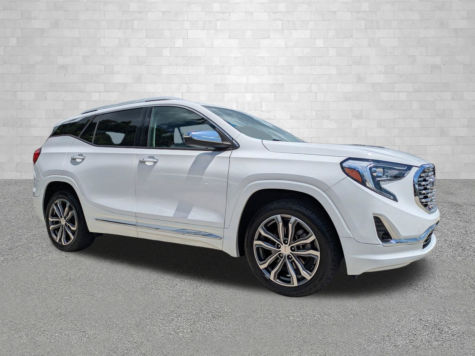 Used 2018 GMC Terrain Denali AWD/4WD image 1