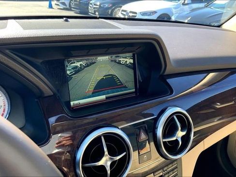 Used 2014 Mercedes-Benz GLK 350 4MATIC image 23