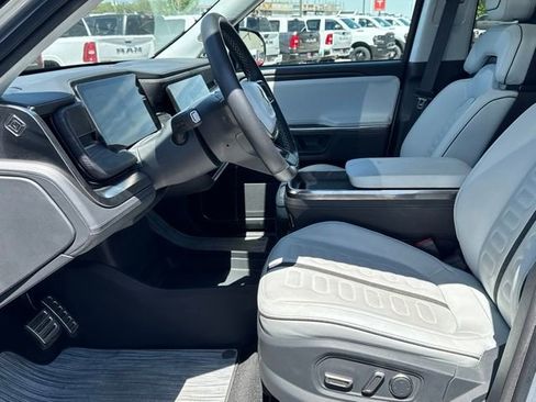 Used 2023 Rivian R1T Adventure AWD/4WD image 23