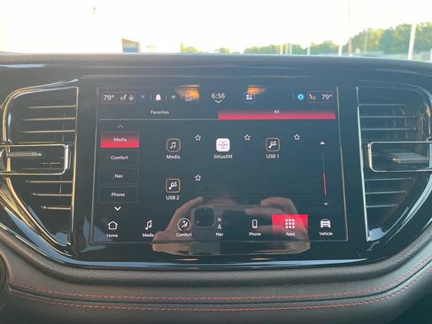 Used 2025 Dodge Durango GT AWD/4WD image 13