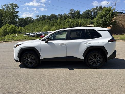Used 2026 Toyota RAV4 XLE Premium FWD image 8