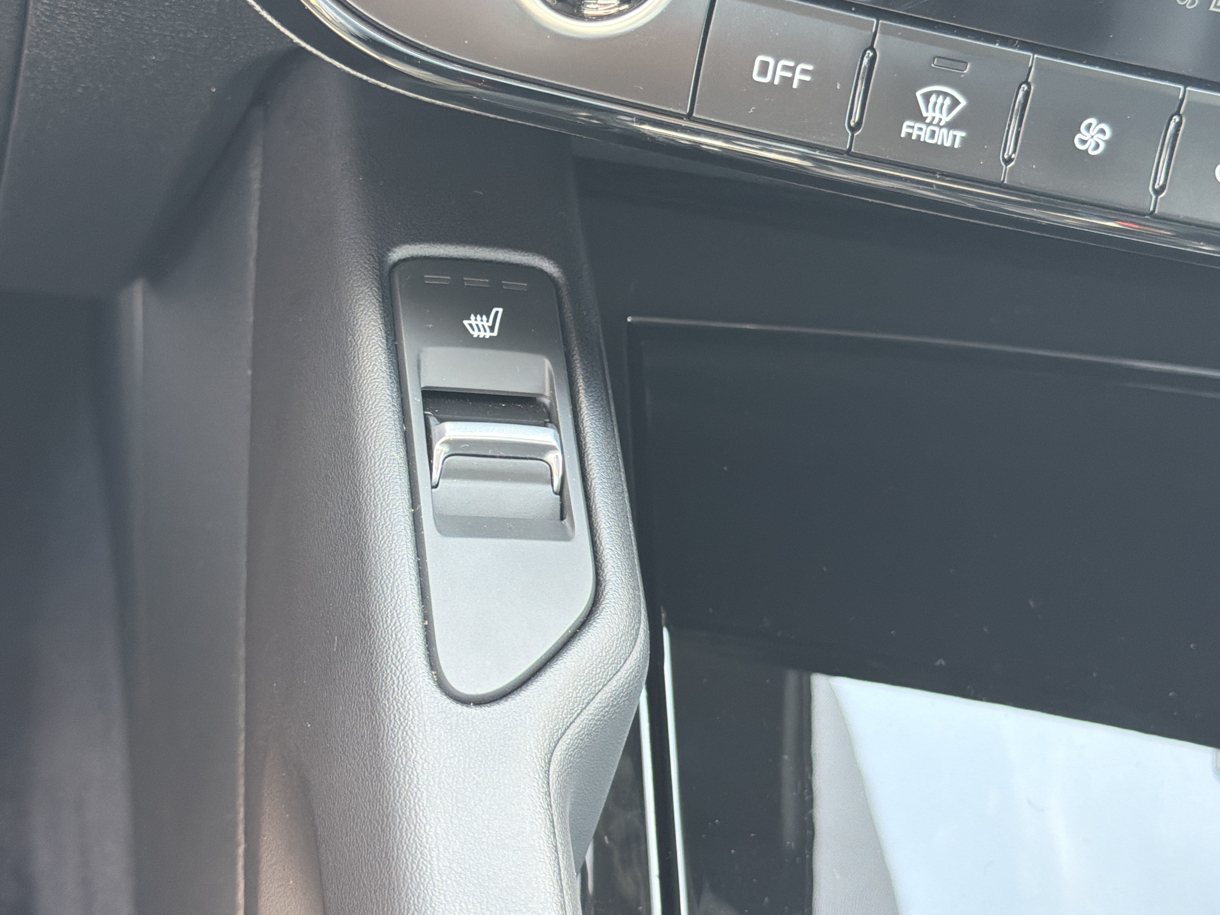 Used 2025 Kia Telluride S FWD image 34