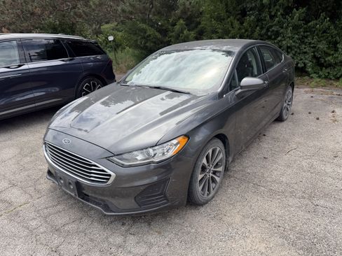 Used 2020 Ford Fusion SE AWD/4WD image 11