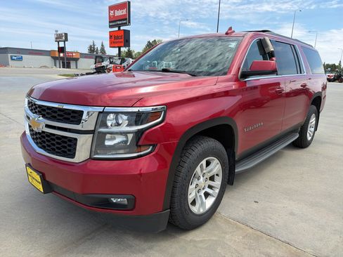 Used 2015 Chevrolet Suburban LT w/ Luxury Package AWD/4WD image 4