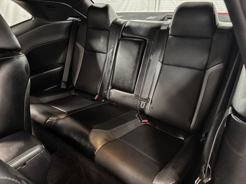 Used 2015 Dodge Challenger SXT Plus RWD image 10