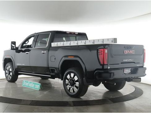 Used 2024 GMC Sierra 2500 Denali w/ Denali Reserve Package AWD/4WD image 8