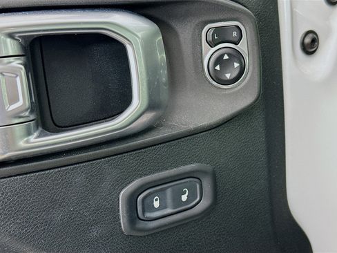 Used 2020 Jeep Wrangler Unlimited Sport image 15