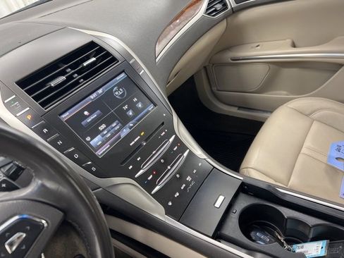 Used 2016 Lincoln MKZ AWD w/ Equipment Group 200A Select image 19