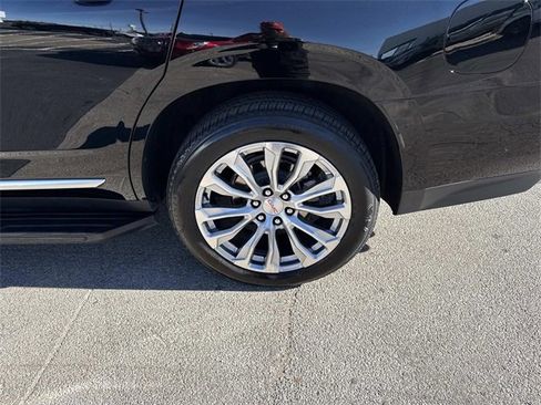 Used 2024 GMC Yukon Denali w/ Advanced Technology Package image 34