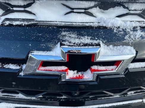 Used 2025 Chevrolet Colorado ZR2 w/ Technology Package image 9